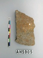 藏品(大型磨製石斧殘件)的圖片